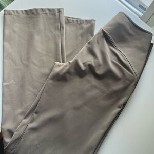 lululemon Smooth Fit Pull-On High-Rise Pant in Nomad